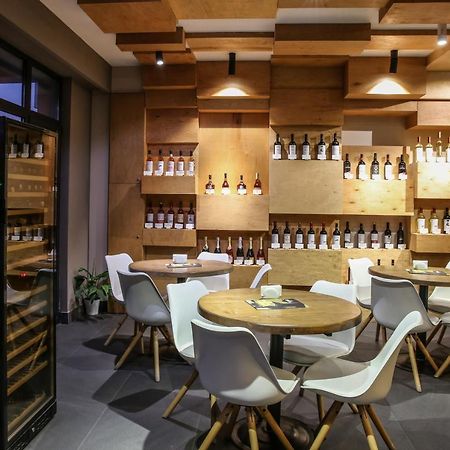 Wine Hotel Chişinǎu Buitenkant foto