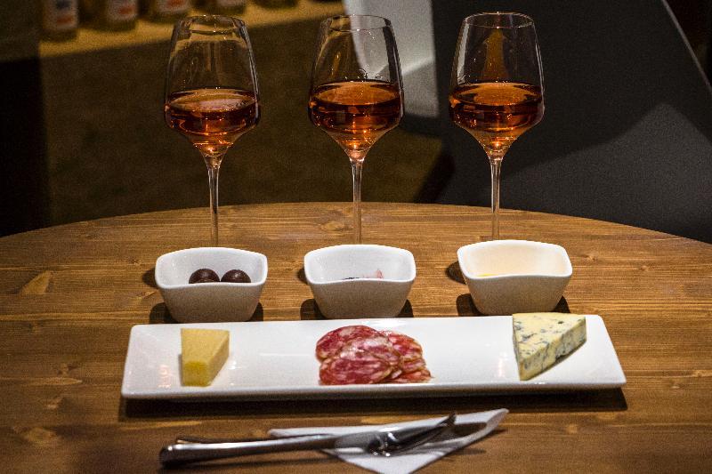Wine Hotel Chişinǎu Buitenkant foto