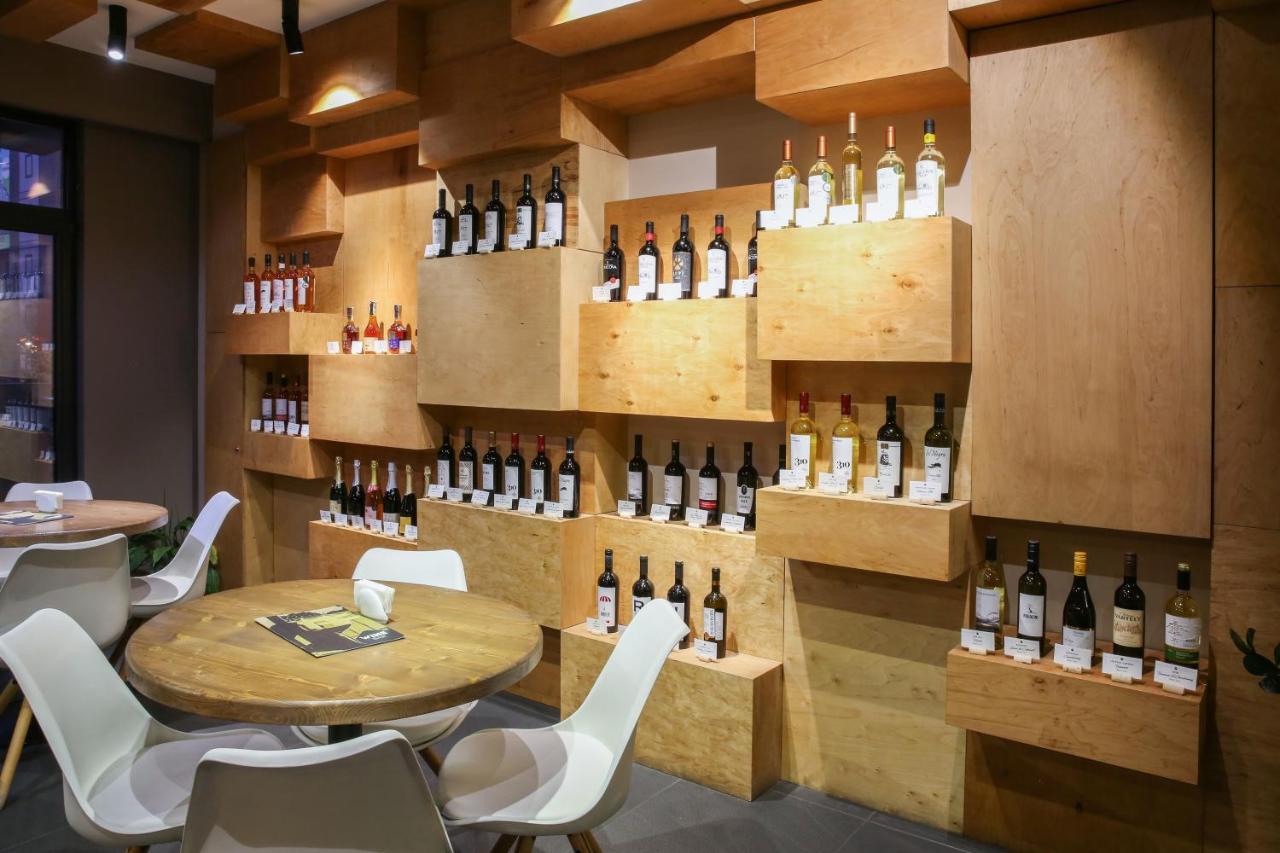 Wine Hotel Chişinǎu Buitenkant foto